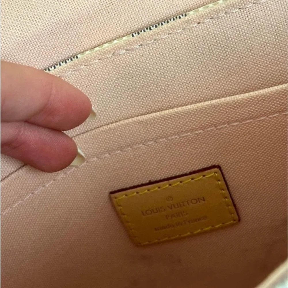 Louis Vuitton Damier Azur Croisette - Picture 9 of 9